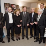 Skupinska fotografija uglednih gostov in gostiteljev